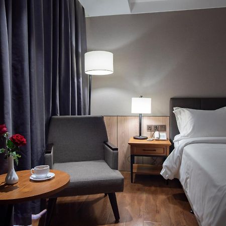 Prince Hotel Янгон Экстерьер фото
