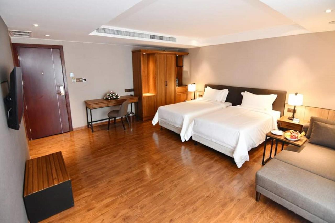 Prince Hotel Янгон Экстерьер фото