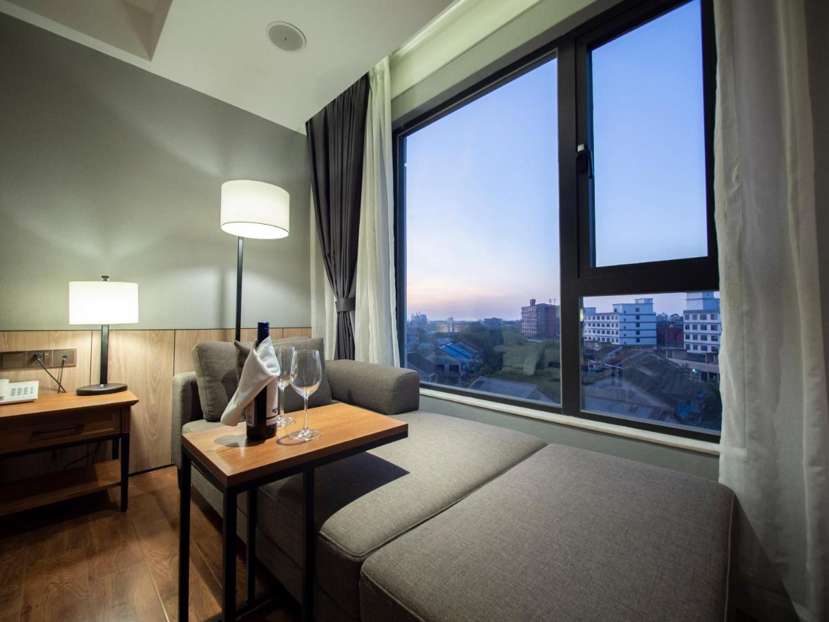 Prince Hotel Янгон Экстерьер фото